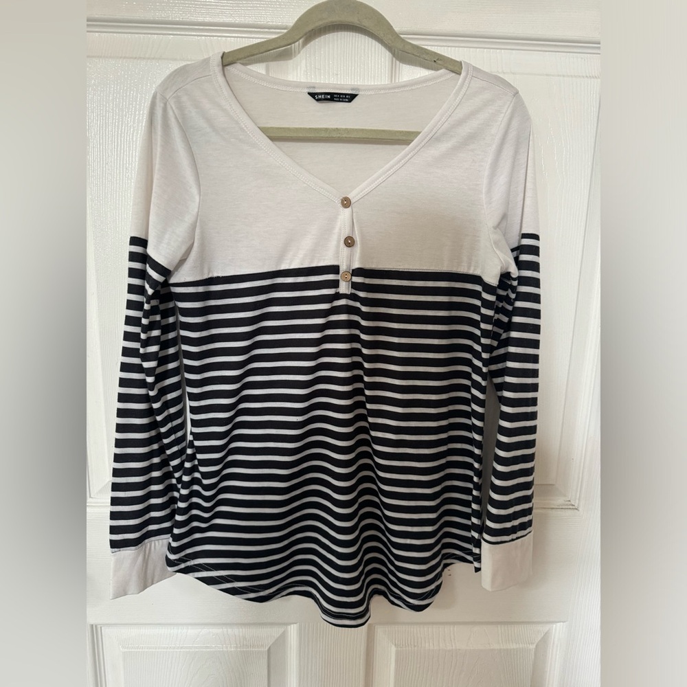 Women’s long sleeve top